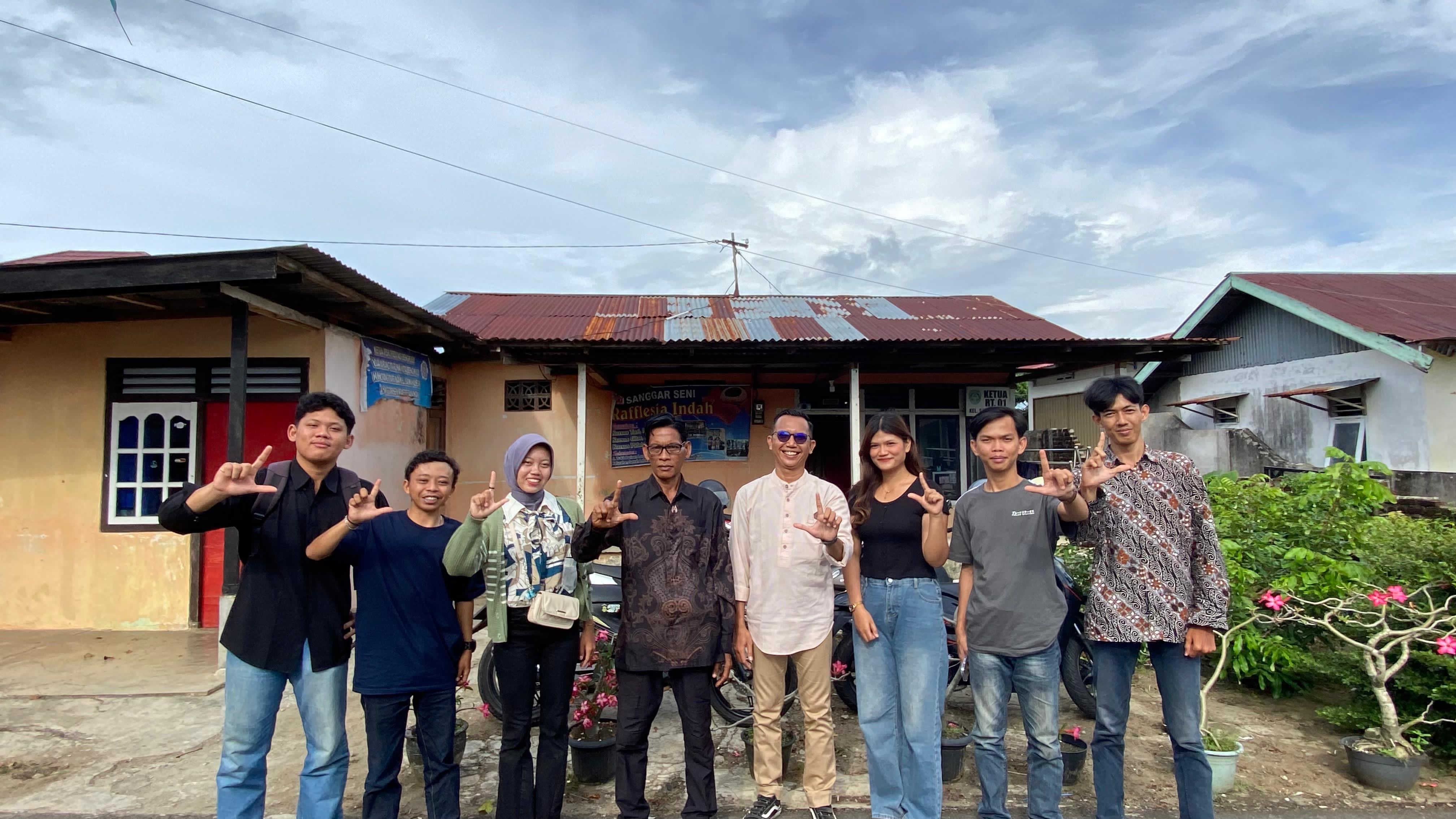 Pertemuan Dpl & Mahasiswa di rumah ketua RT 01 Kelurahan sawah lebar