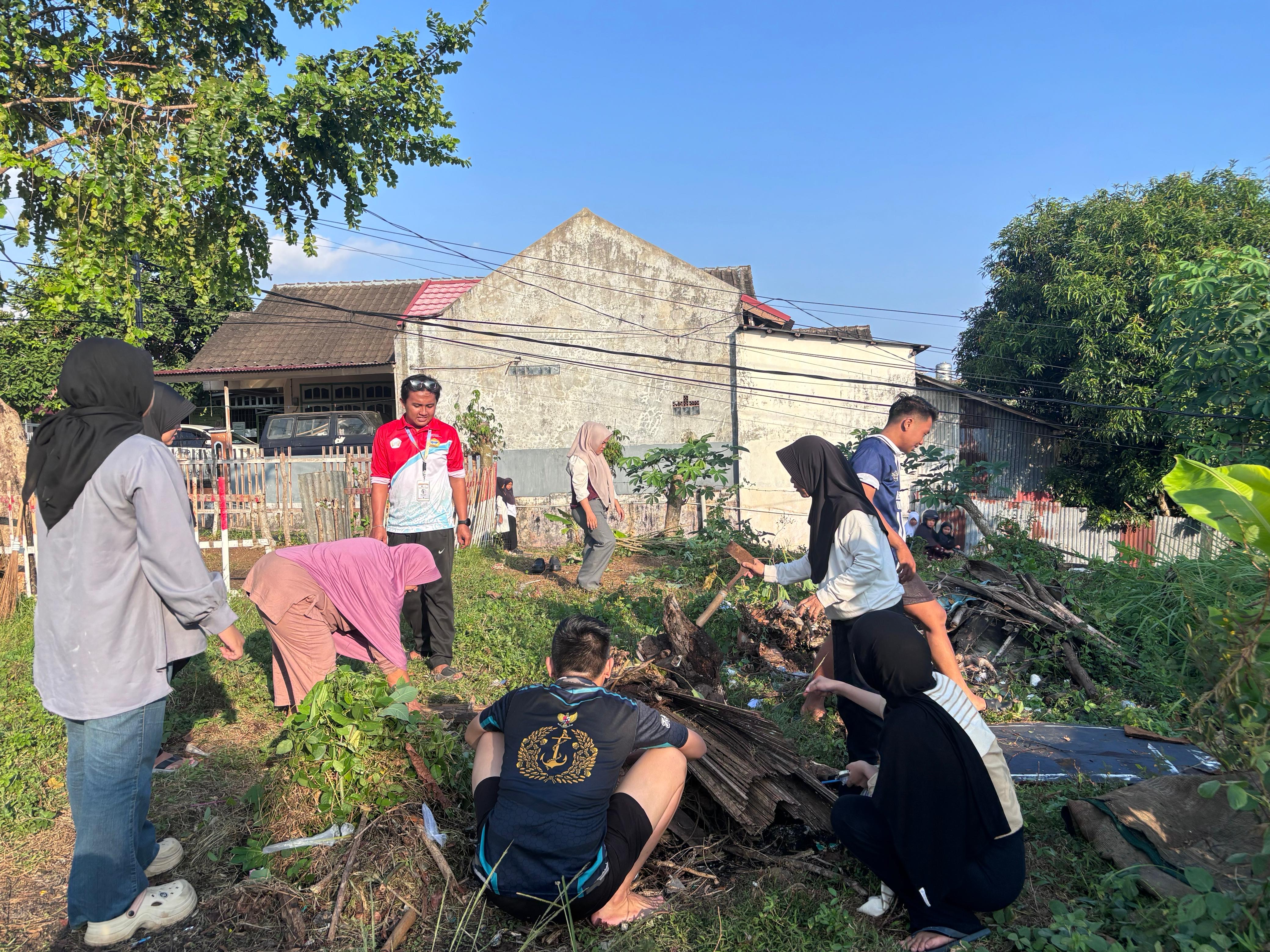 Gotong Royong Dengan warga