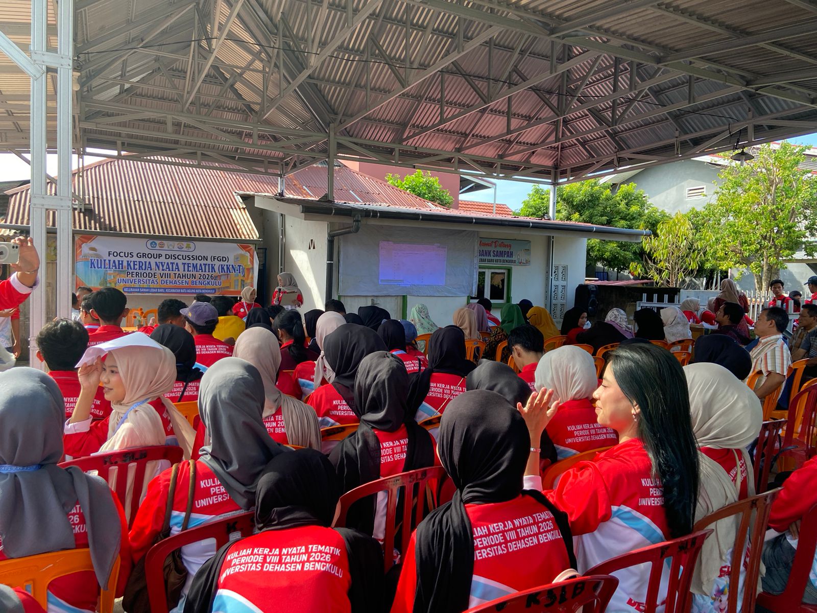 Menjadi Ketua Pada acara FGD 1 dikantor Lurah Sawah Lebar baru