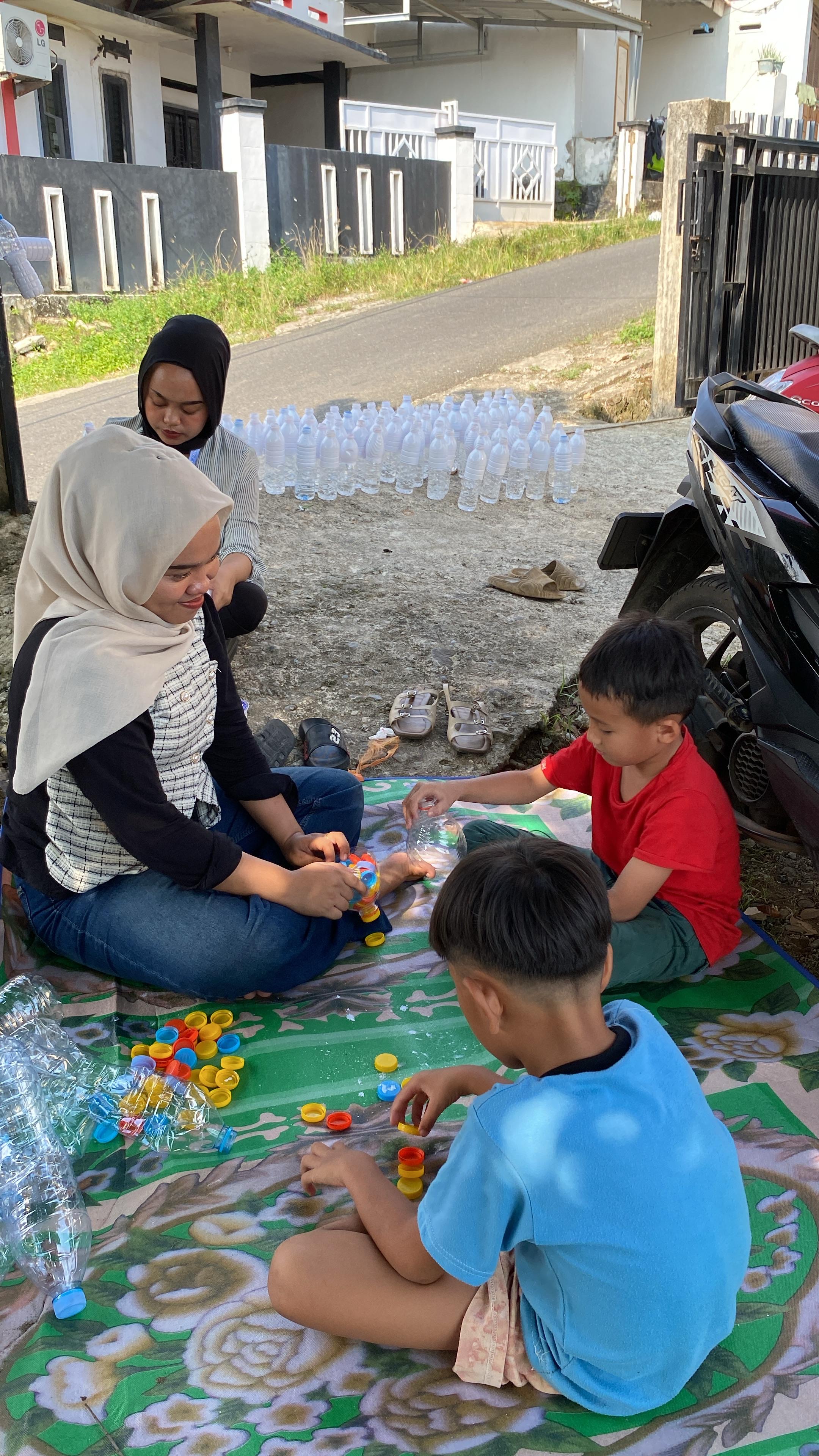 Belajar dan bermain anak anak RT 12