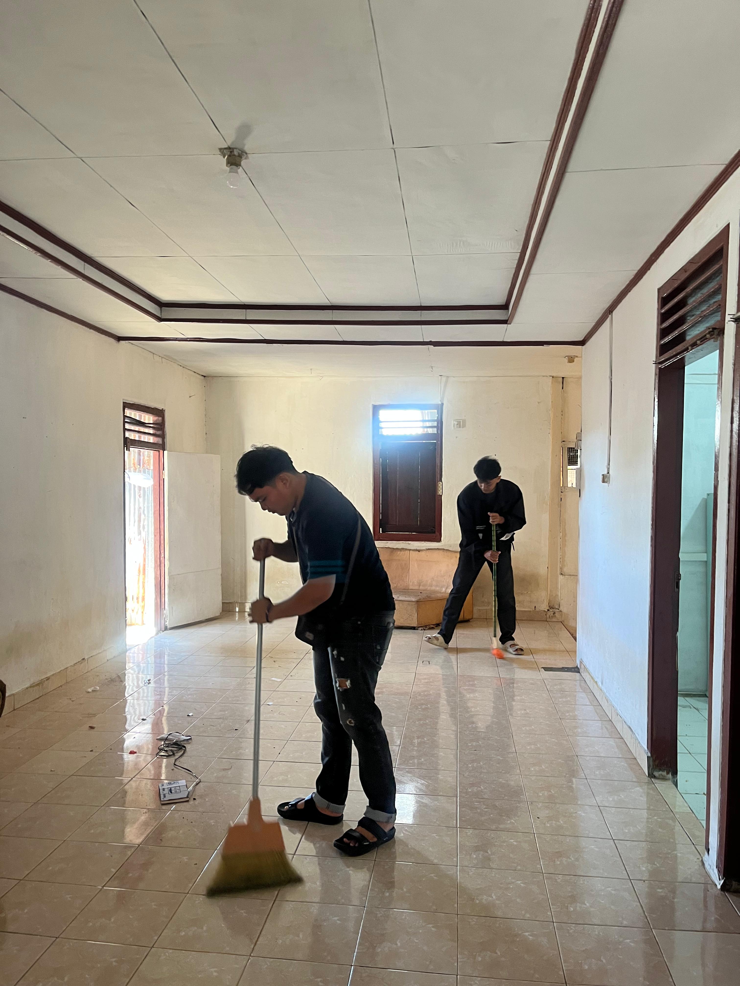 Bersih bersih posko