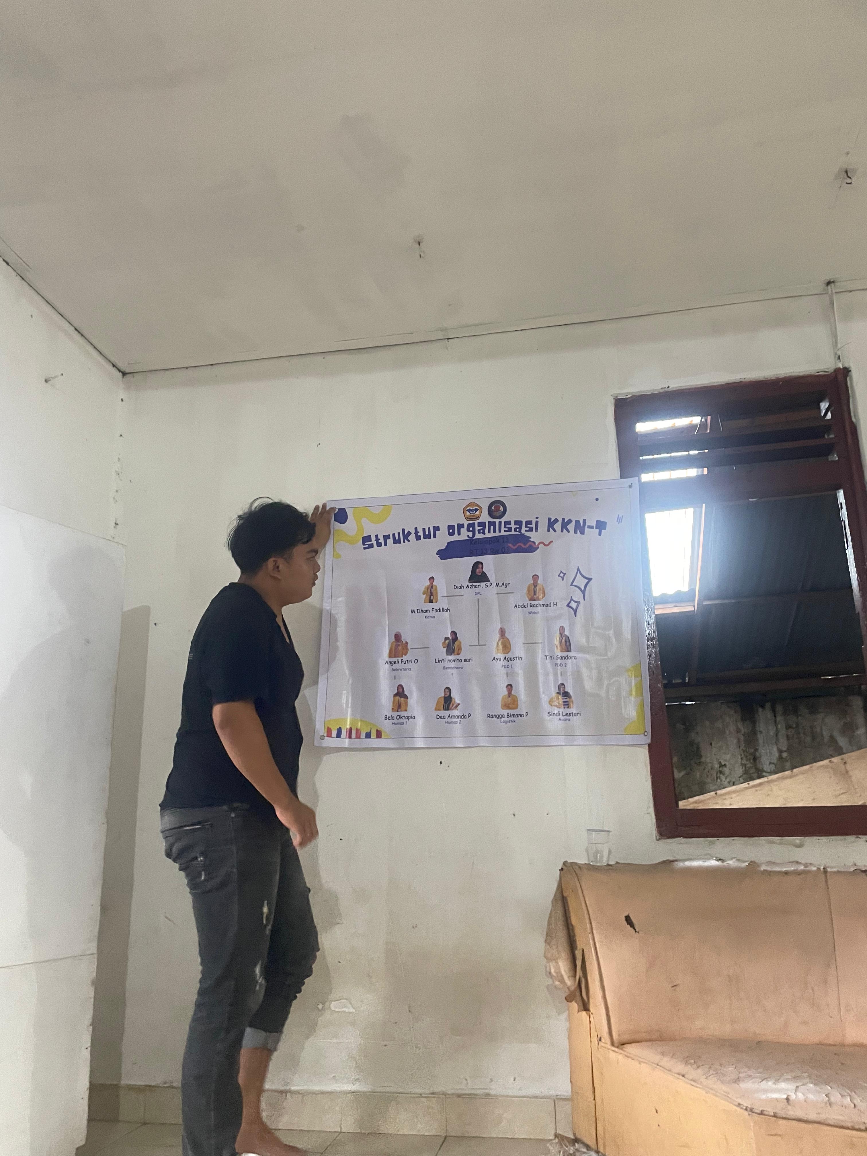 Pemasangan struktur KKN- T kelompok 13