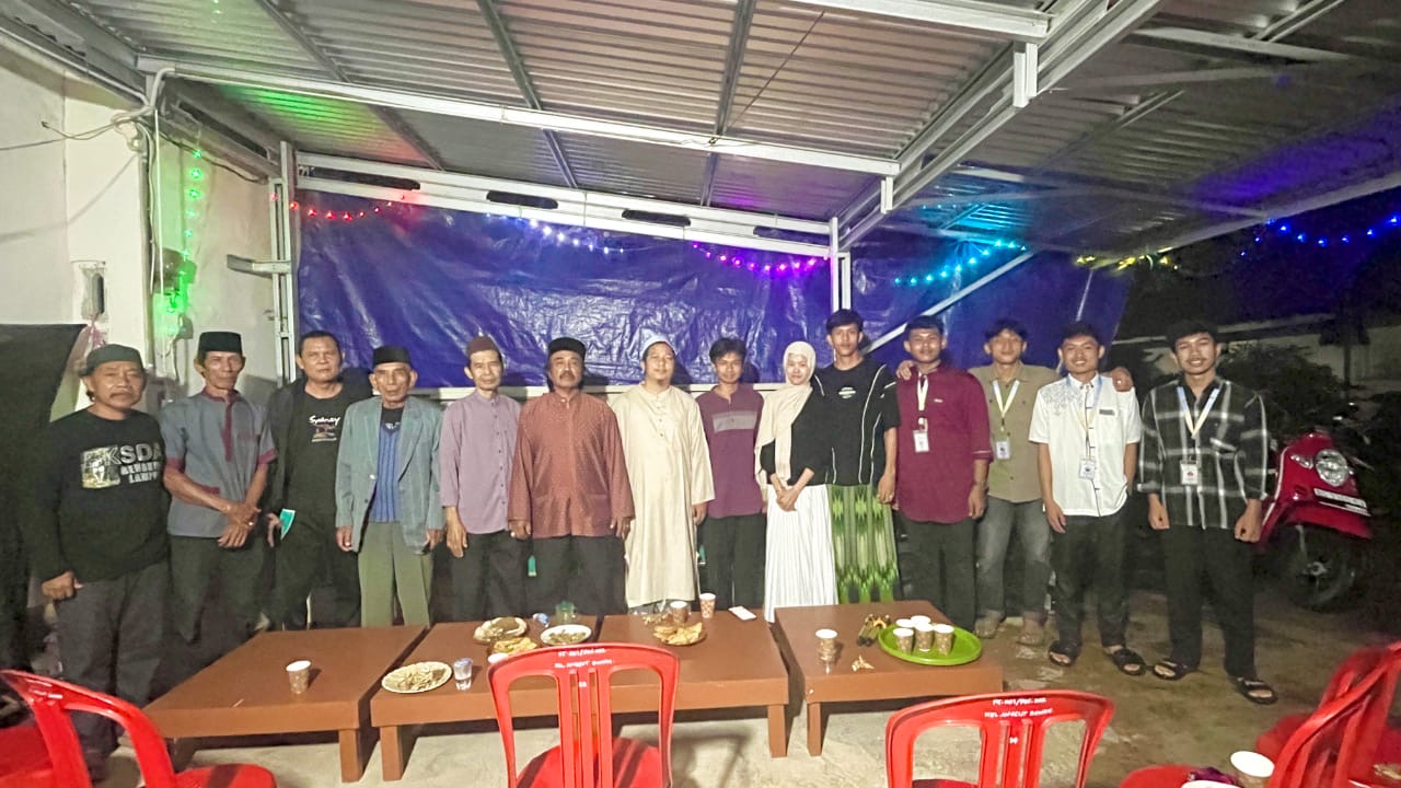 Membantu Pak RT Mengadakan Acara Malam Tahun Baru Serta Tausiah Agama‎