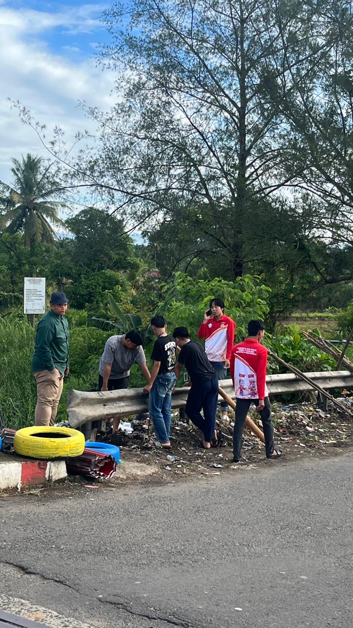 Pembuatan Taman Lingkungan di Area Jembatan Kualo