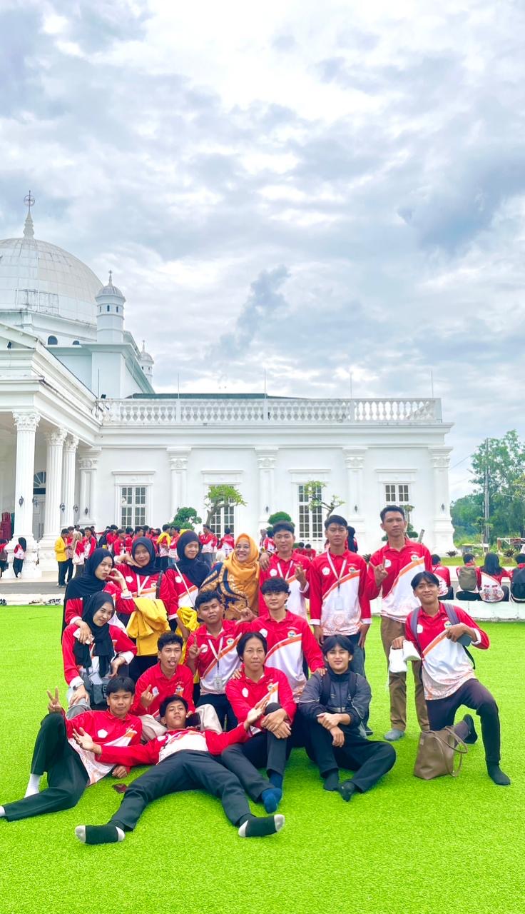 Acara penutupan KKN T Vl di gedung merah putih 