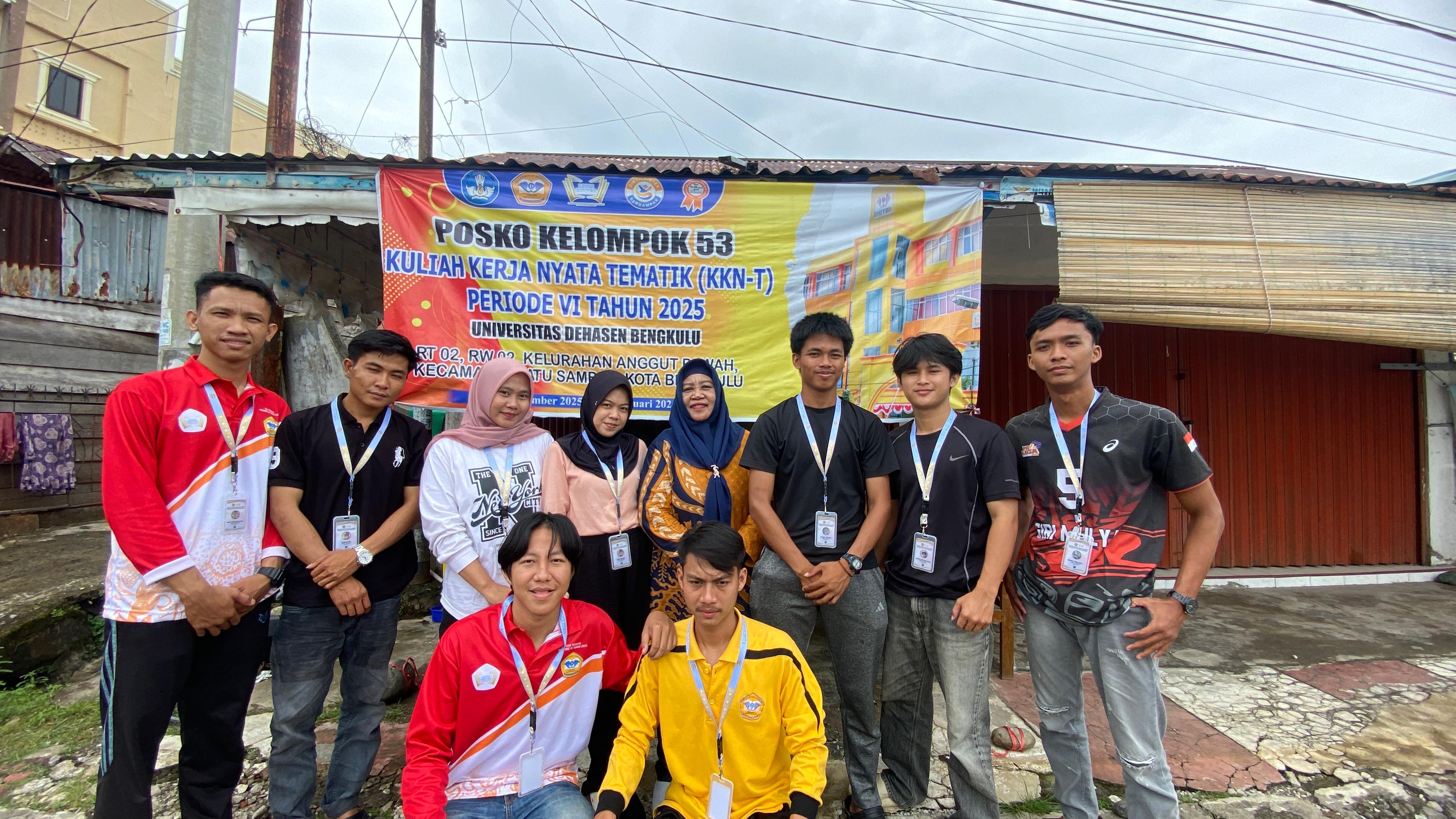 Foto bersama dosen dpl saat kunjungan ke posko kkn-t 2025