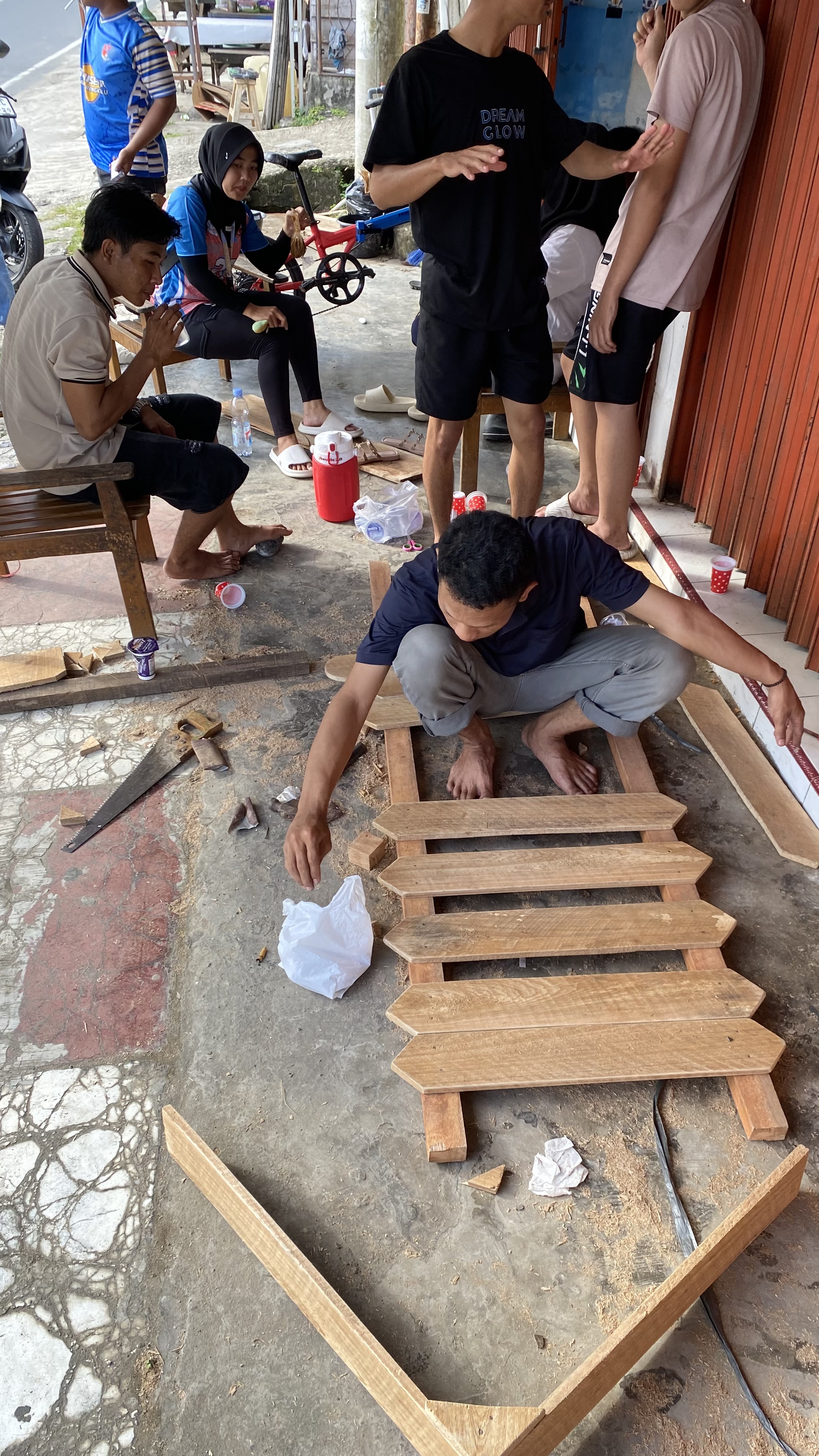 Pembuatan proker papan edukasi sampah 