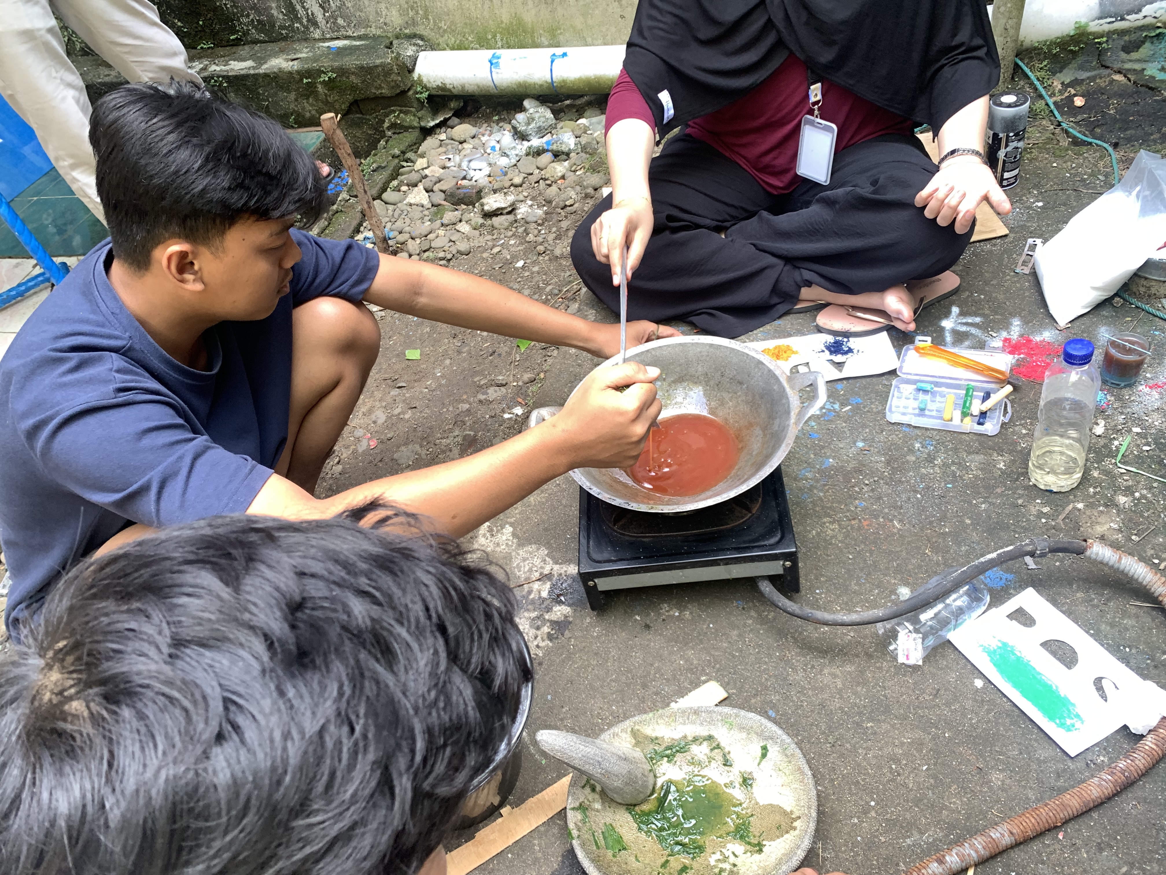 Percobaan kedua pembuatan lilin aromaterapi bersama ibu DPL