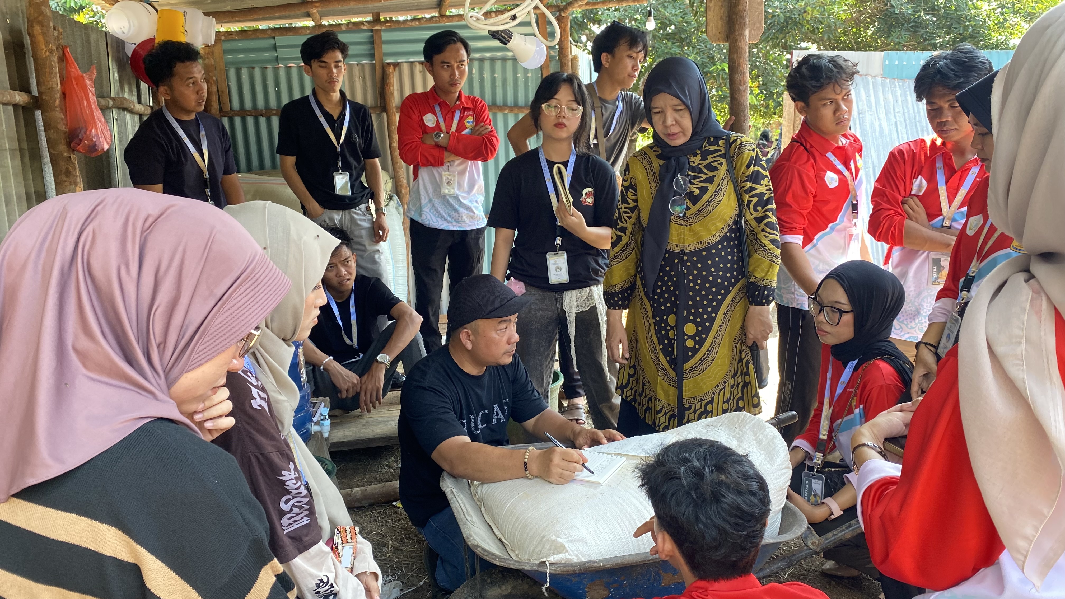 Pelatihan Pakan Ternak Bebek Pemateri Bapak Yudi