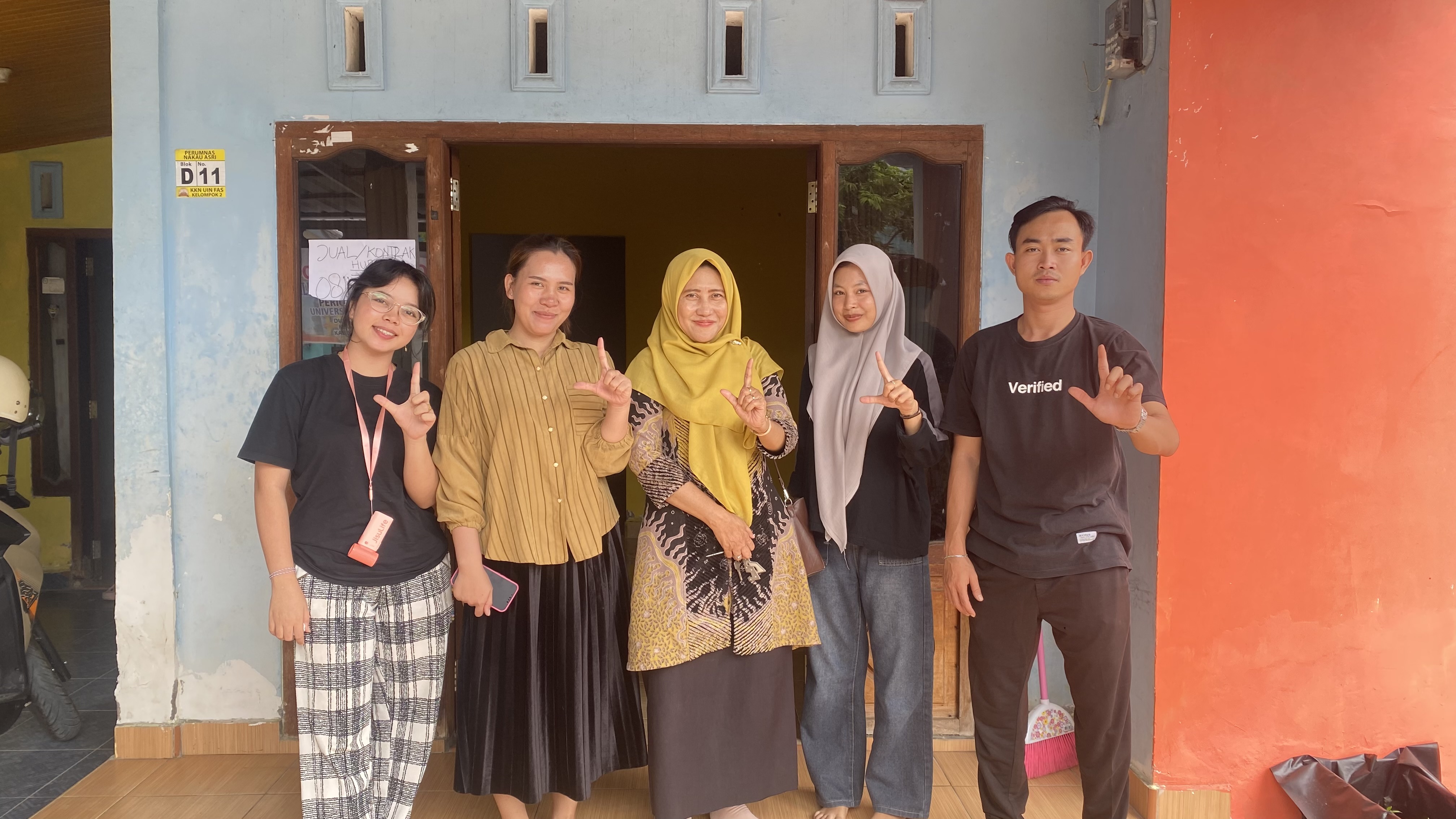 Kunjungan Serta arahan DPL Ke Posko Kelompok 1