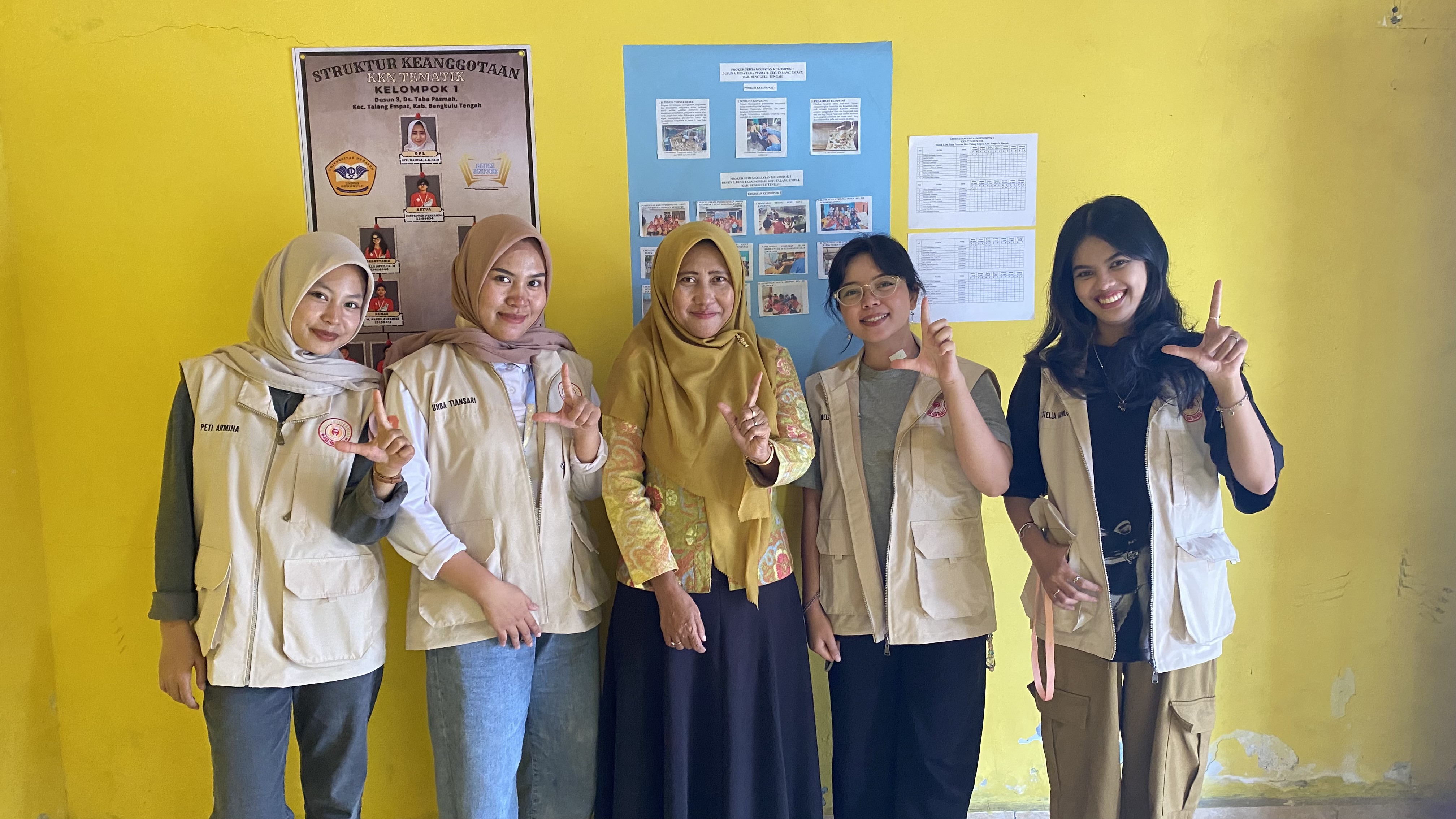 Kunjungan Serta Arahan DPL Ke Posko Kelompok 1