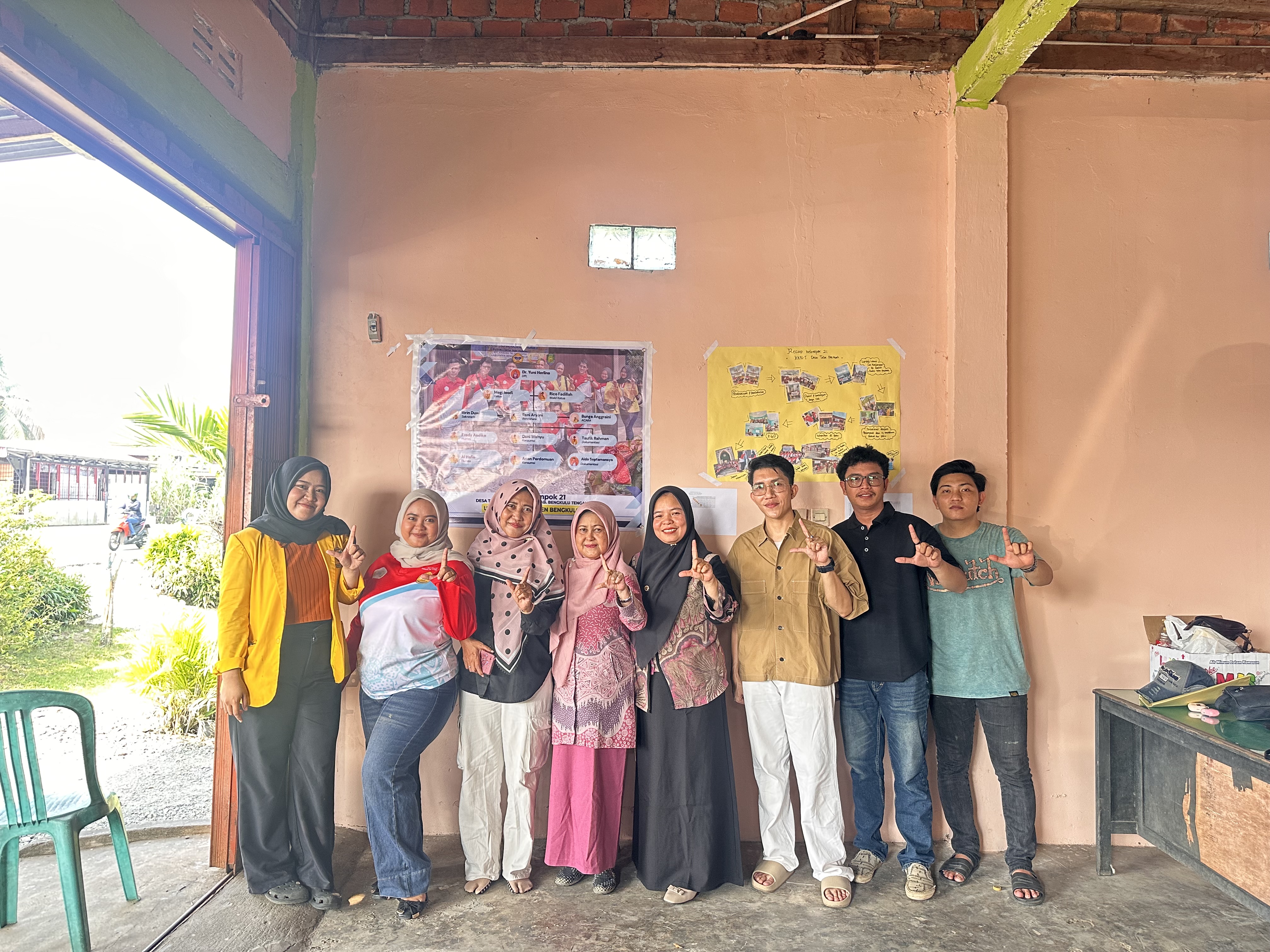 Kunjungan team monev dan korlap ke posko kelompok 21