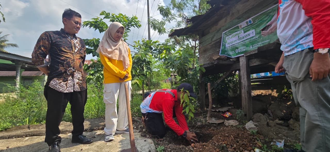 Kegiatan proker penanaman bibit (penghijauan) di Taba Pasmah