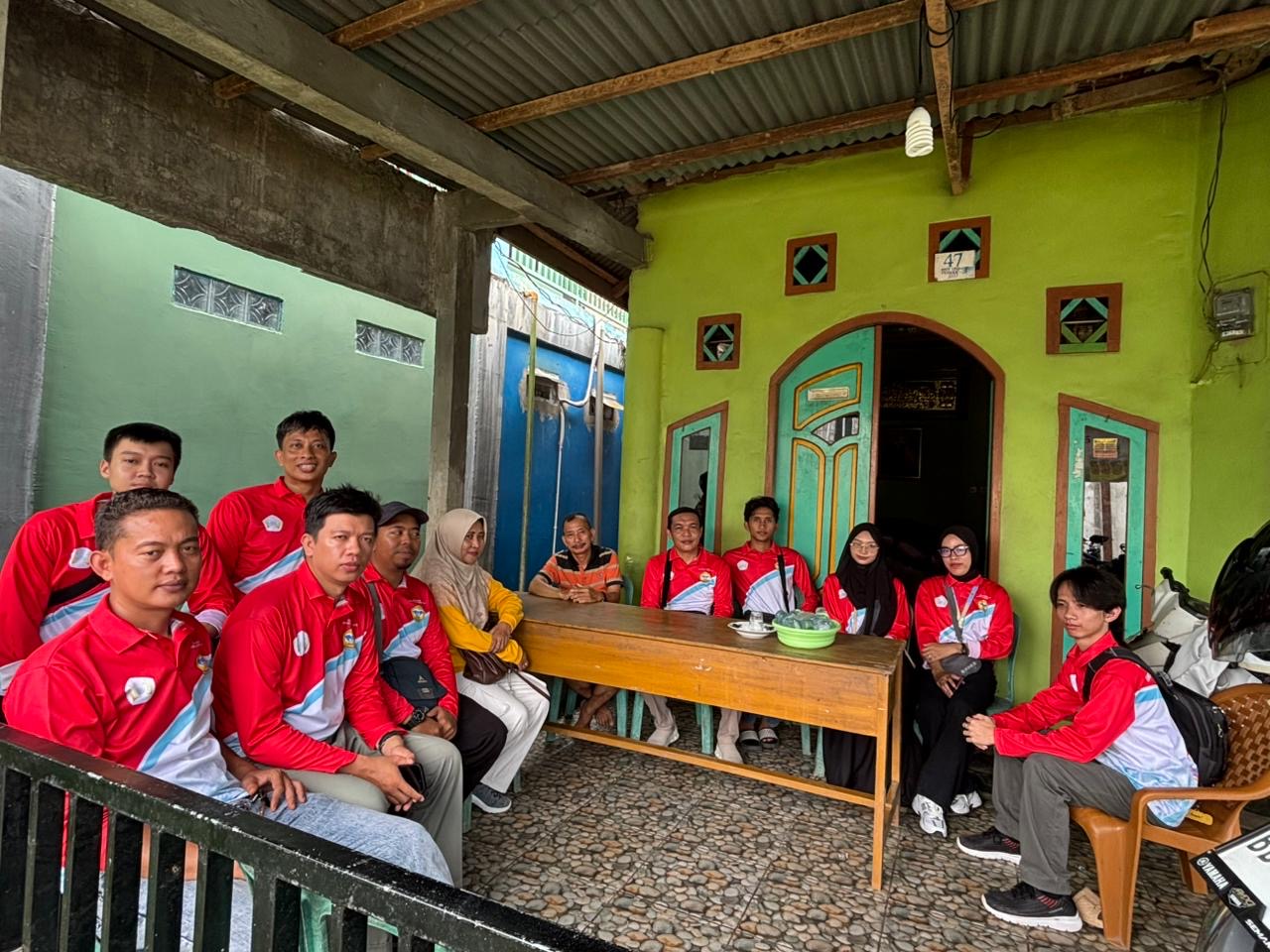 Kunjungan ke rumah bapak kepala desa taba pasmah 