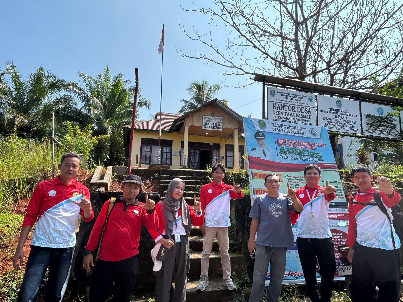 Kunjungan Kelompok 20 ke Kantor Desa Taba Pasmah Membahas Kegiatan Penanaman Pohon di Lingkungan Fasilitas Umum