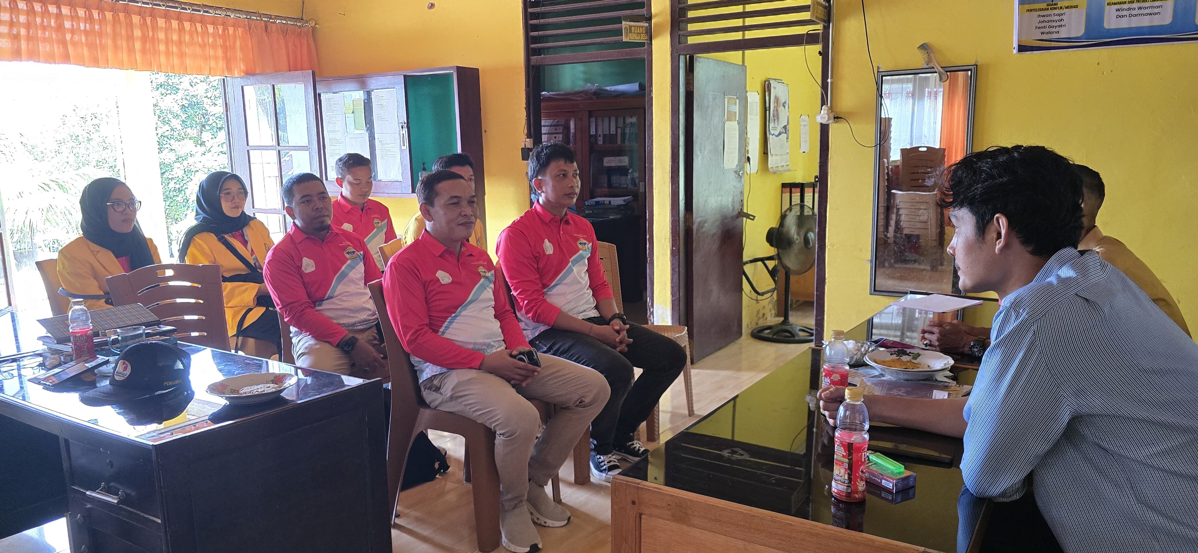 Kelompok 20 Melaksanakan Silaturahmi ke Kantor Desa Taba Pasmah, Kecamatan Taba Penanjung, Kabupaten Bengkulu Tengah