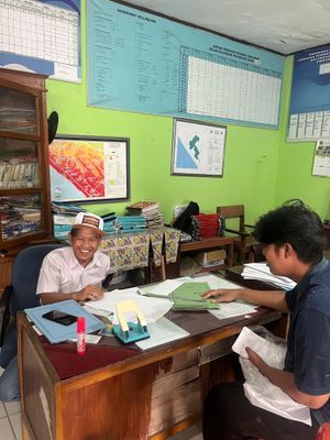 Mengantarkan surat acara fgd ke kantor lurah penurunan 