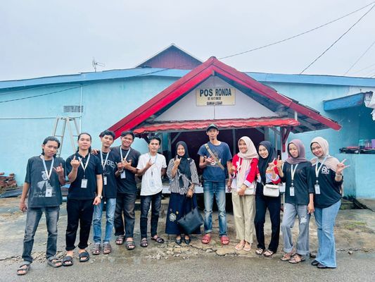 Proker Mengecat Pos Ronda