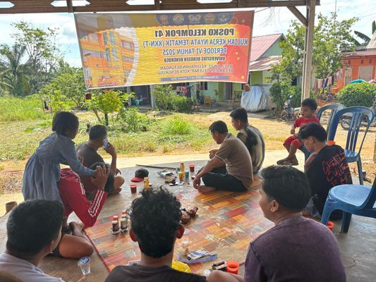 kebersihan bersama ketua rt dan warga 