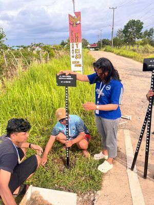 pemasangan plang jalan 