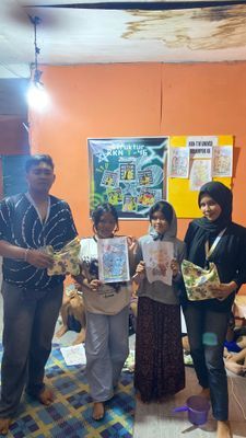 Pembagian hadiah anak mewarnai 