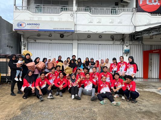 Foto bersama rt12 setelah kegiatan senam