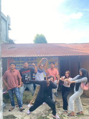 Peregangan sebelum melakukan proker