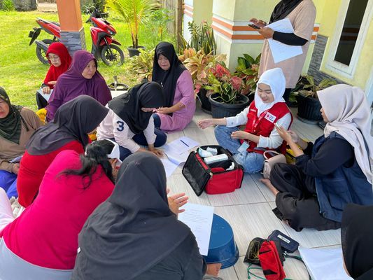 Cek kesehatan gula darah,tensi,golongan dara bersama warga RT 29 RW 01 pematang gubernur 