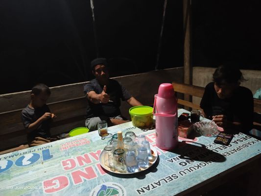Piket malam bersama anggota KKN kelompok 23